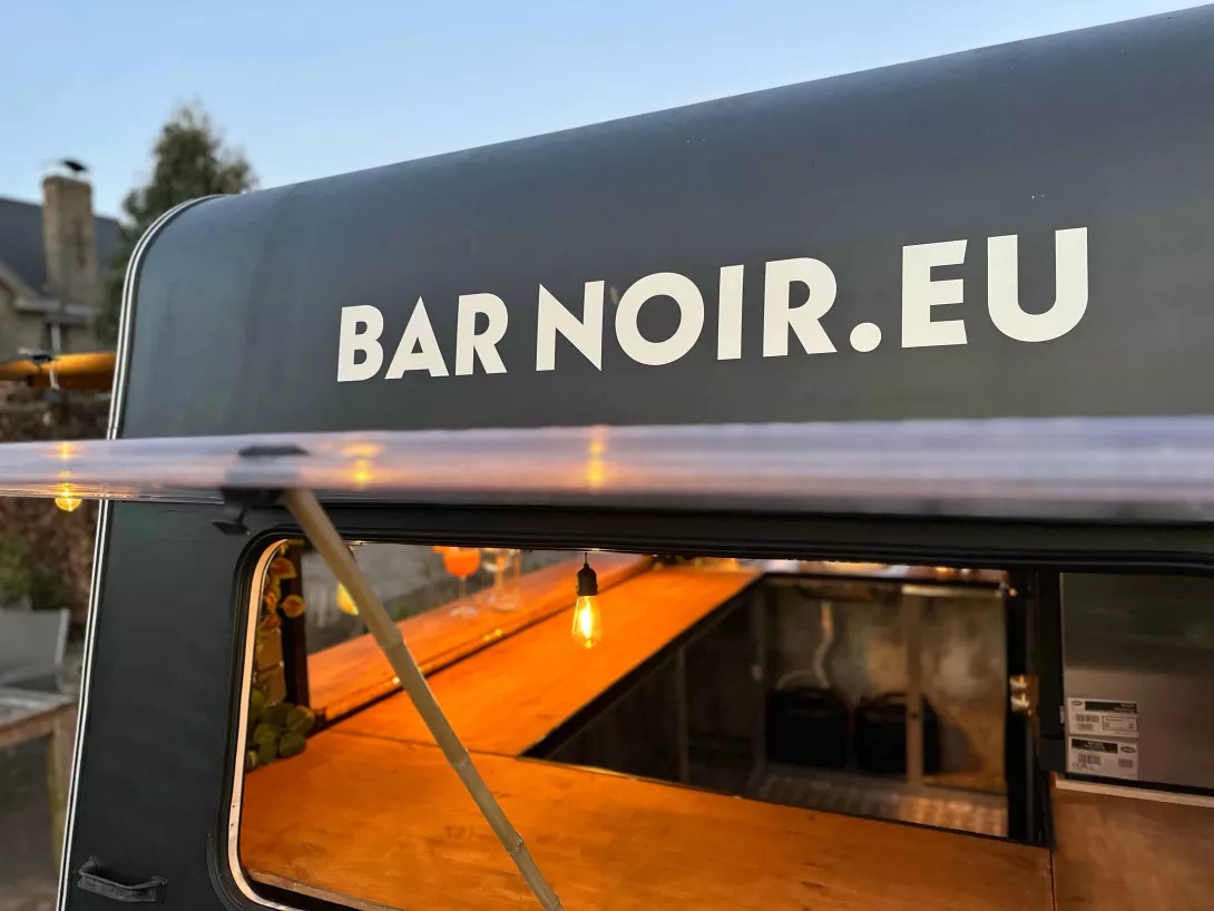 barnoir publicatie op de caravan