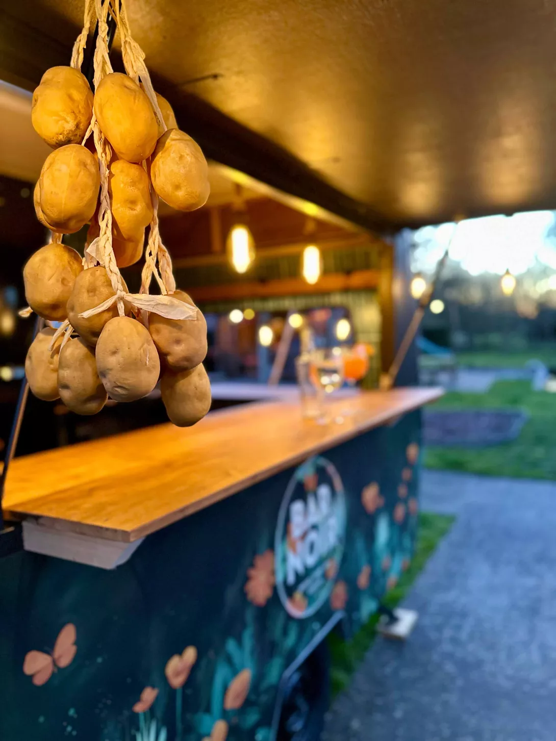aardappelen aan de caravan